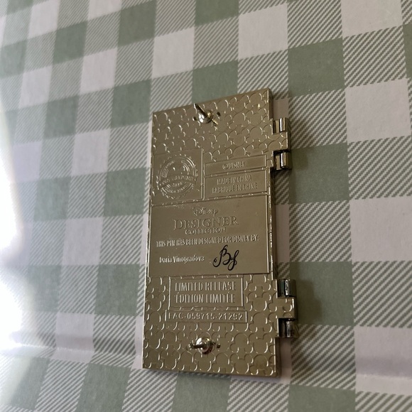 Disney Designer Collection Limited Edition Cinderella Pin - Picture 4 of 6